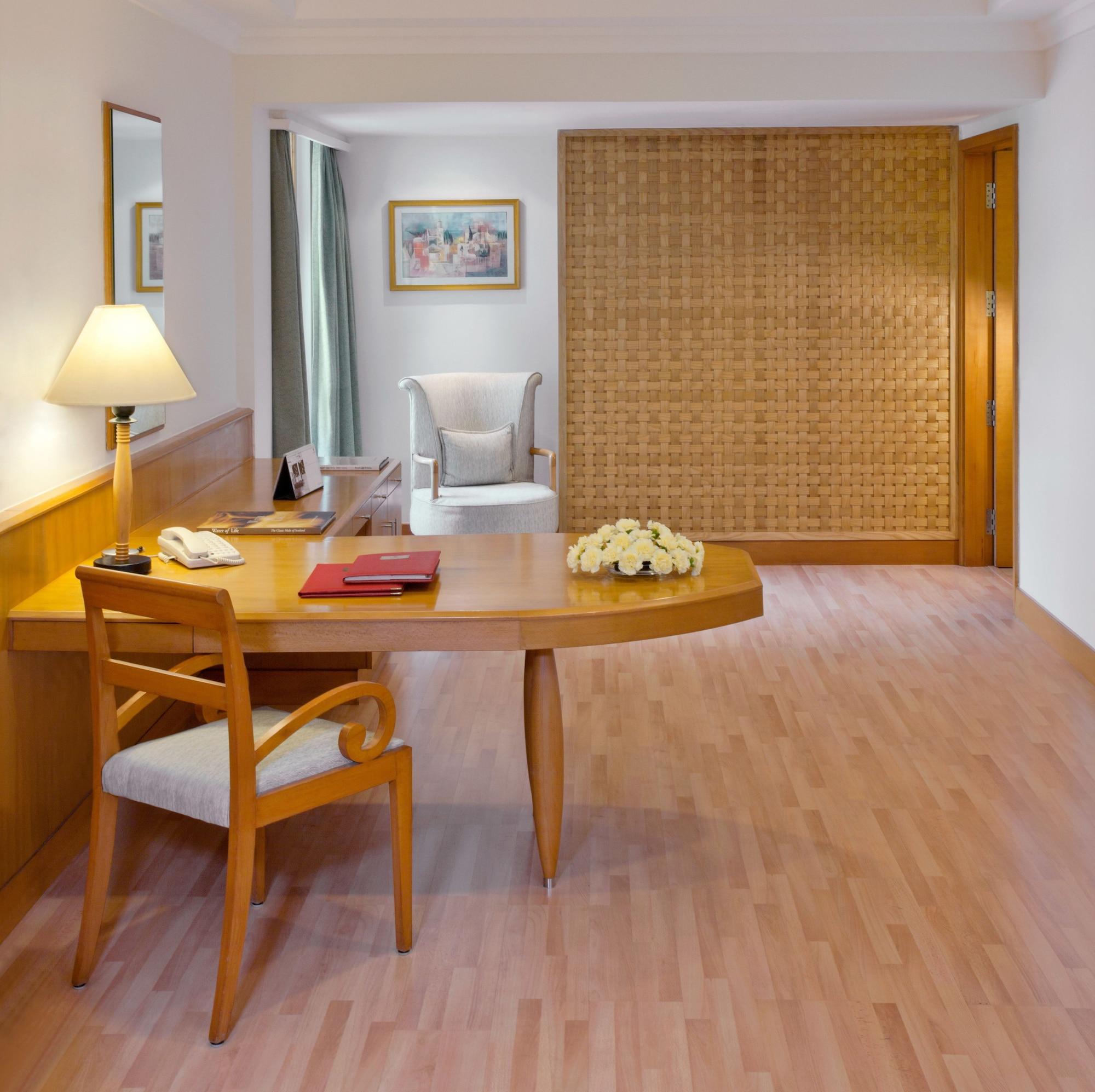 Trident Chennai Otel Dış mekan fotoğraf A room at the hotel