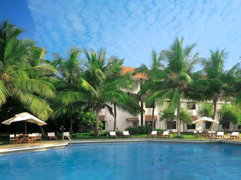 Trident Chennai Otel Konforlar fotoğraf The pool at the hotel