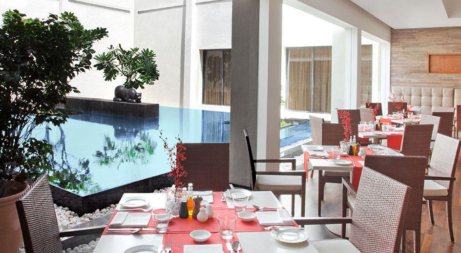 Trident Chennai Otel Dış mekan fotoğraf The restaurant