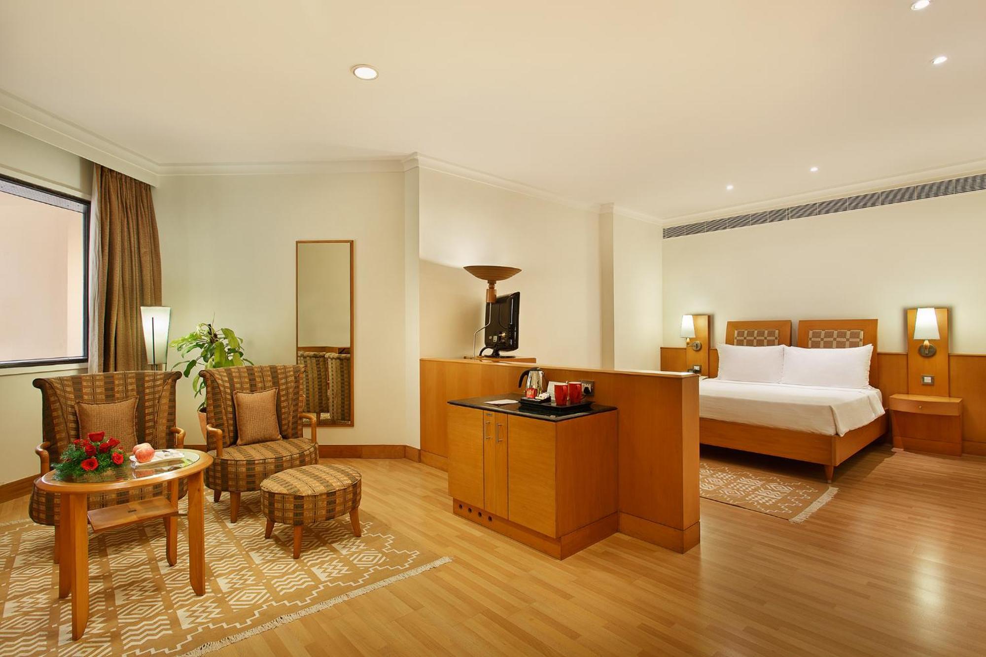 Trident Chennai Otel Dış mekan fotoğraf Suite room at The Oberoi, Mumbai